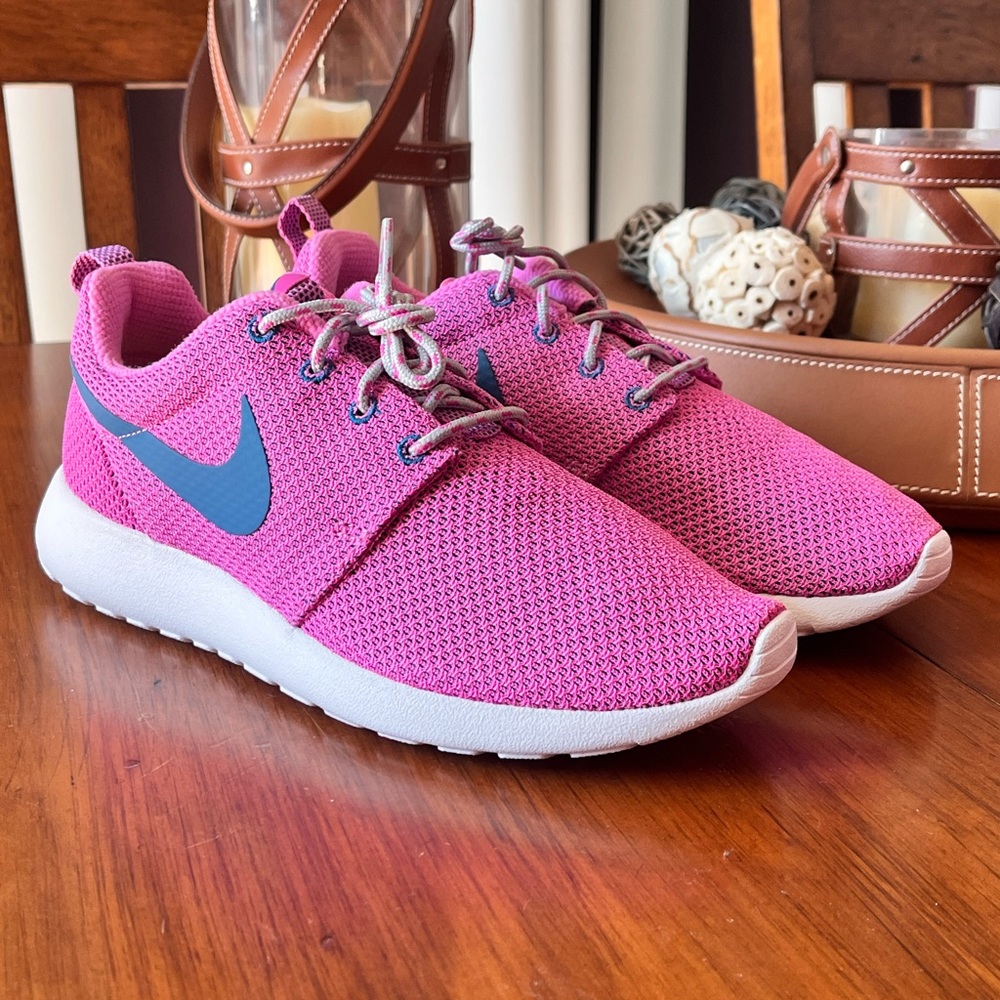 Nike Rosherun Roshe Run Shoes Sneakers new 511882 502 red violet Women’s Size 10